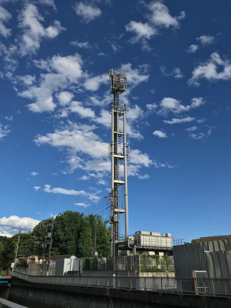 鉄塔タイプの基地局