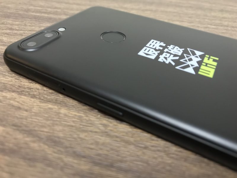 jetfon P6の側面