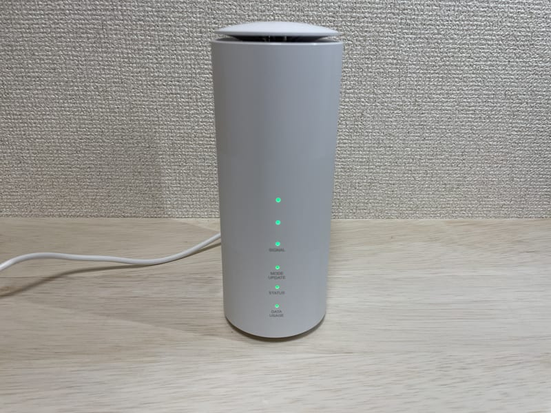 HOME 5G L11の前面