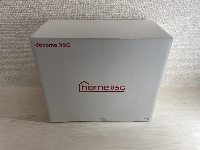 docomo home 5G(HR01) の外箱