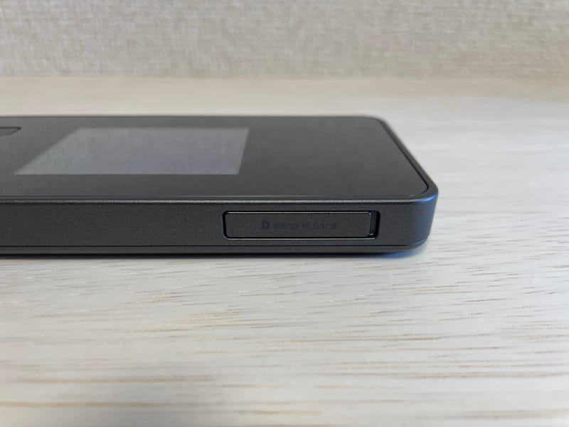 SIMカードスロット