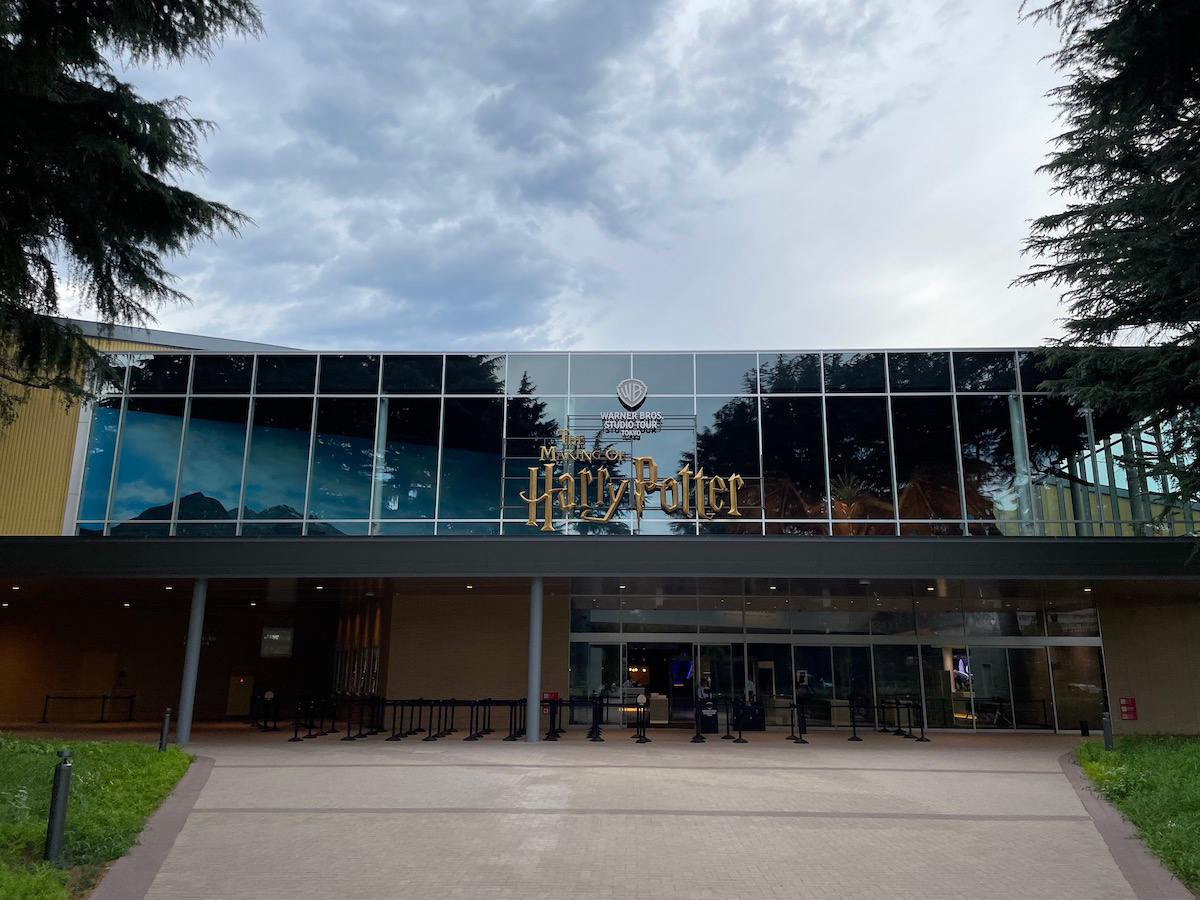 ワーナー ブラザース スタジオツアー東京では施設全域で使えるフリーWi-Fiがあります